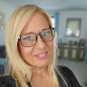 Meet your Posher, Daniella